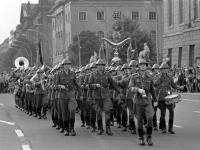 Военный парад в Берлине. Прохождение колонны военного оркестра. ГДР, г. Берлин. 1972 г. Фотограф В. Кошевой.